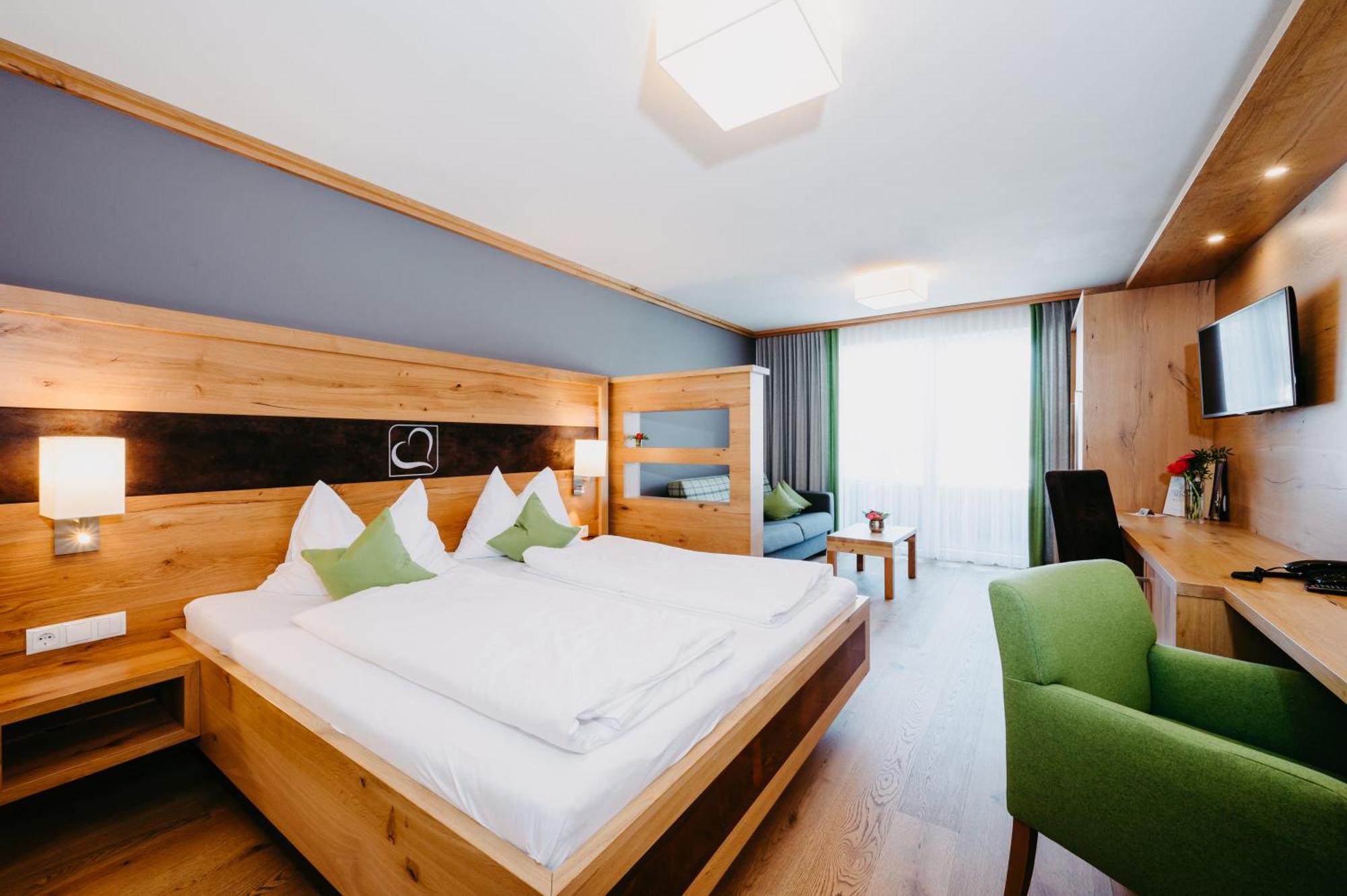 Hotel Taxerhof Радштадт Экстерьер фото
