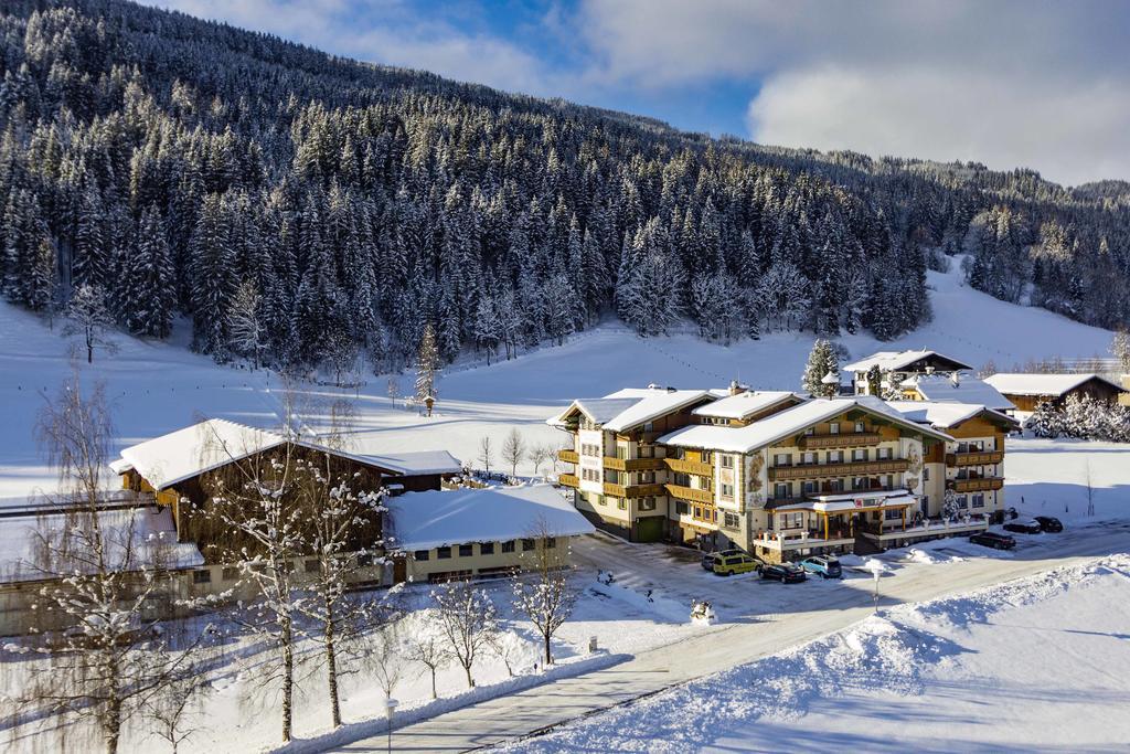 Hotel Taxerhof Радштадт Экстерьер фото